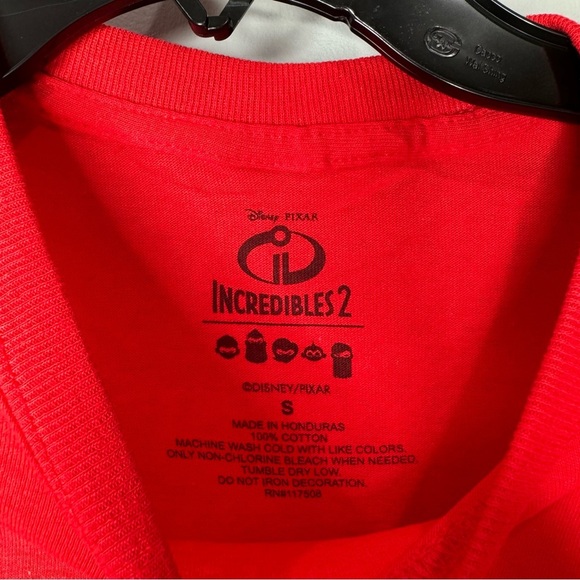 Disney Pixar Incredibles 2 Short Sleeve T-Shirt Adult Size Small - Picture 3 of 3